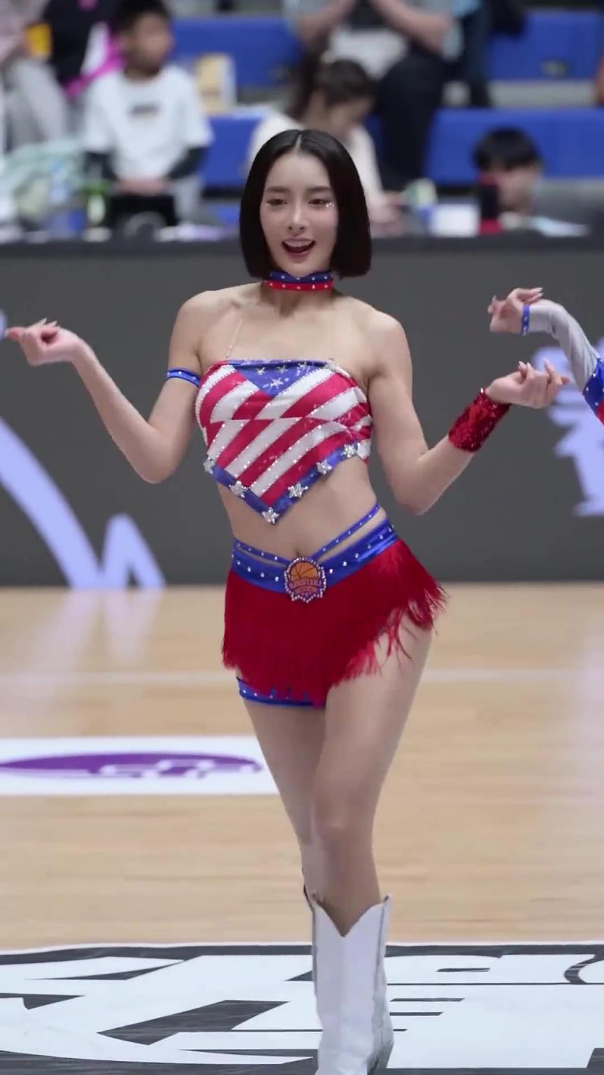 太離譜了 ！幾乎是完美女人！